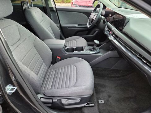 Certified 2025 Kia K4 EX FWD image 16