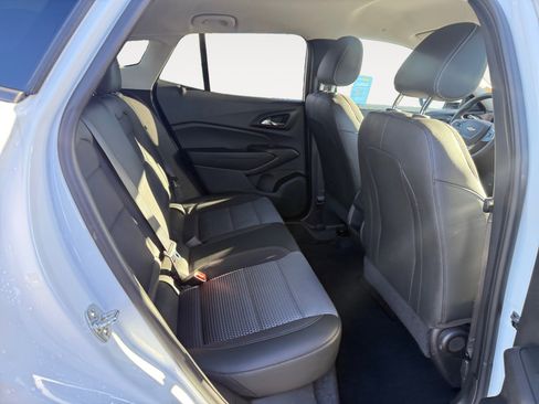 Used 2025 Chevrolet Trax LT w/ Driver Confidence Package image 18