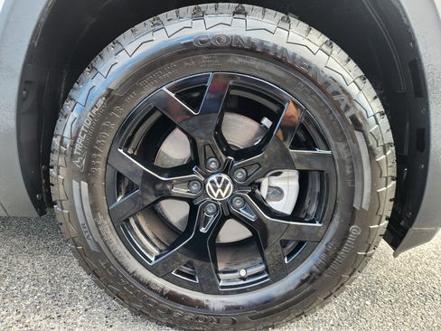Certified 2025 Volkswagen Atlas Peak Edition SE AWD/4WD image 21