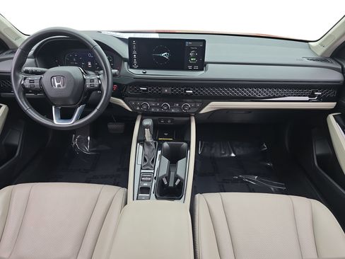Used 2023 Honda Accord Touring image 9