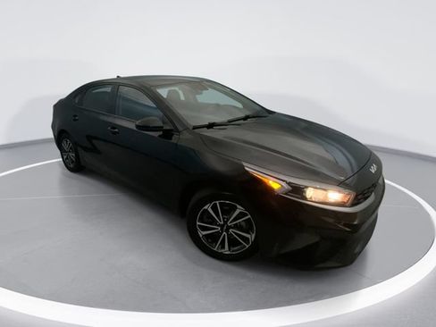 Used 2023 Kia Forte LXS FWD image 1