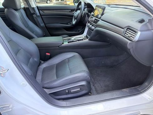 Used 2019 Honda Accord Touring image 13