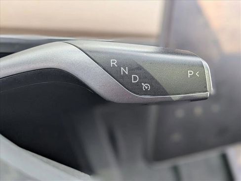 Used 2021 Tesla Model Y Long Range AWD/4WD image 12