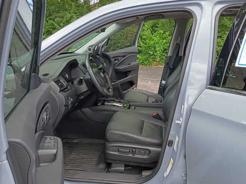Used 2022 Honda Pilot Touring image 9
