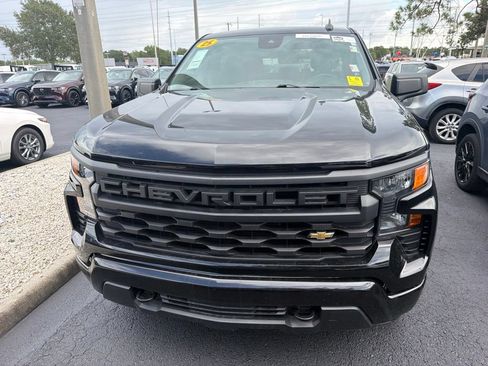 Used 2025 Chevrolet Silverado 1500 Custom RWD image 2