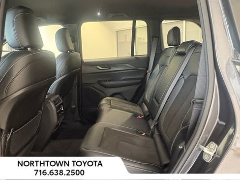 Used 2023 Jeep Grand Cherokee Altitude AWD/4WD image 29