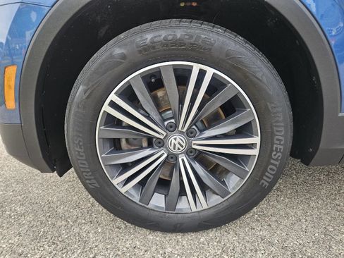 Used 2018 Volkswagen Tiguan SEL FWD image 9