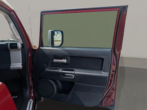Used 2008 Toyota FJ Cruiser 2WD image 16