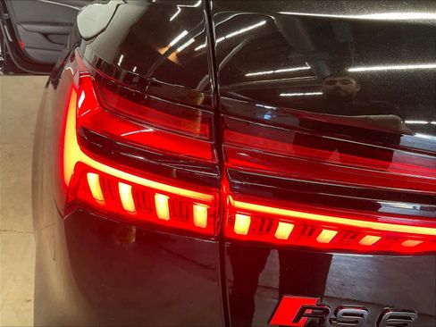 Used 2022 Audi RS 6 w/ Executive Package AWD/4WD image 30