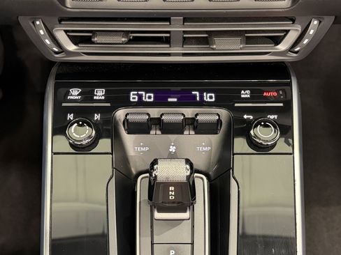 Certified 2022 Porsche 911 Turbo image 38