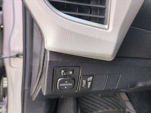 Used 2016 Toyota Corolla LE FWD image 10