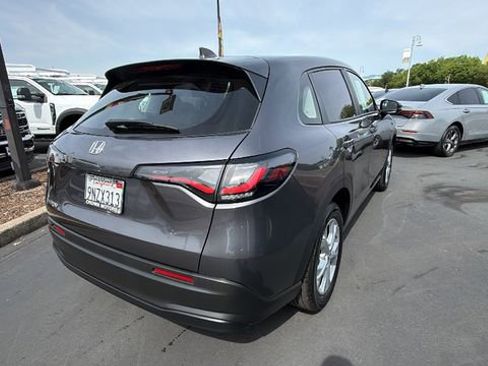 Used 2025 Honda HR-V LX image 4