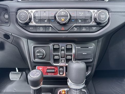 New 2026 Jeep Wrangler Unlimited Rubicon image 23