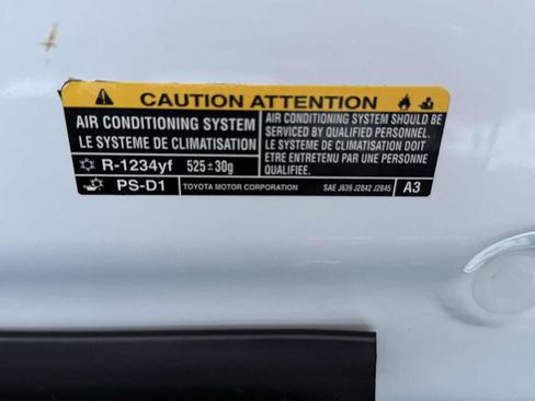 Used 2023 Toyota Tacoma TRD Off-Road image 21