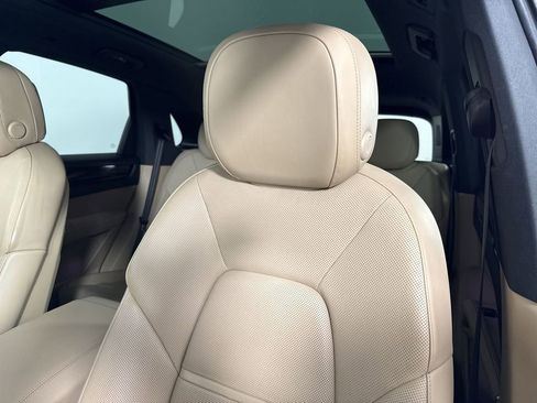 Certified 2021 Porsche Cayenne E-Hybrid AWD/4WD image 41