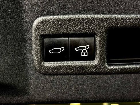 Used 2023 Toyota bZ4X FWD image 38