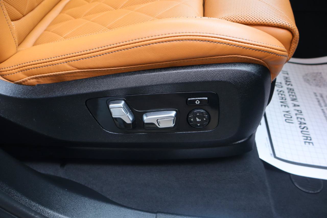 Used 2023 BMW X7 xDrive40i w/ Premium Package AWD/4WD image 33