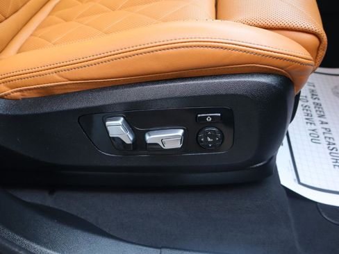 Used 2023 BMW X7 xDrive40i w/ Premium Package AWD/4WD image 33