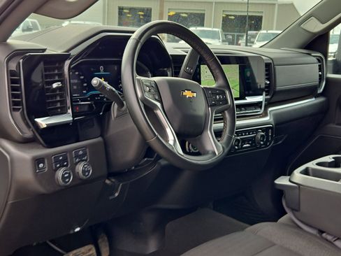 Used 2025 Chevrolet Silverado 2500 LT w/ Convenience Package image 10