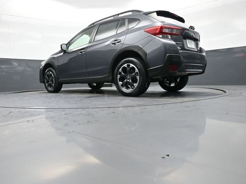 Used 2021 Subaru Crosstrek 2.0i Premium w/ Moonroof Package image 32