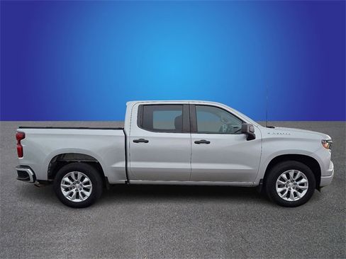 Used 2022 Chevrolet Silverado 1500 Custom image 4