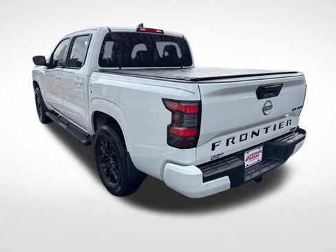 Used 2023 Nissan Frontier SV w/ Midnight Edition Package image 3