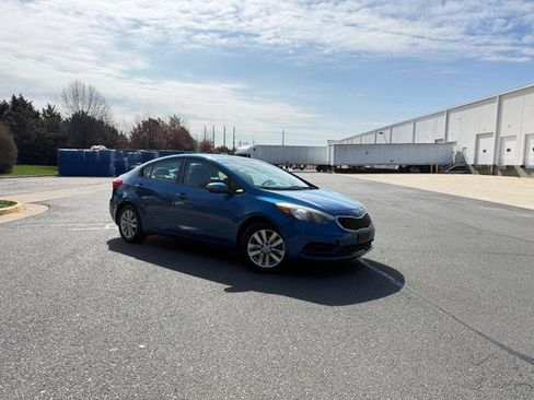 Used 2014 Kia Forte LX w/ Popular Package image 2