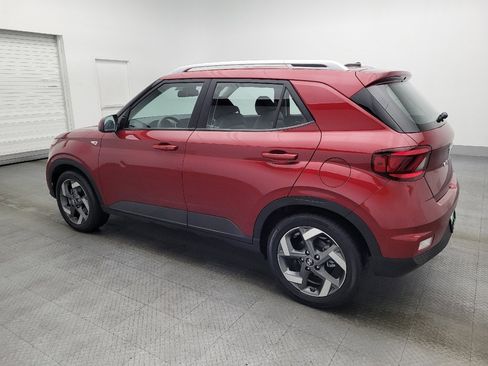Used 2024 Hyundai Venue Limited image 3