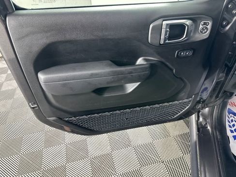 Used 2025 Jeep Wrangler Unlimited Rubicon 4xe w/ Convenience Group image 19