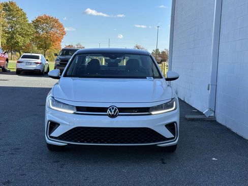 New 2026 Volkswagen Jetta SE image 9