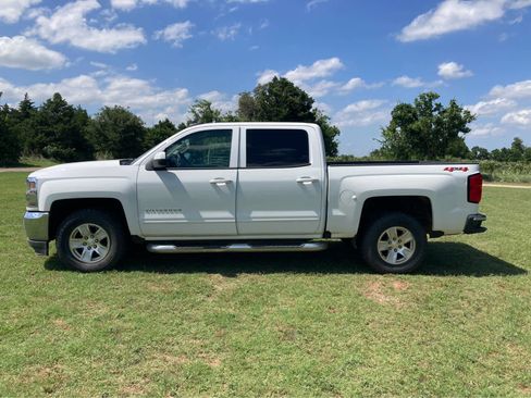 Used 2018 Chevrolet Silverado 1500 LT w/ All Star Edition AWD/4WD image 2