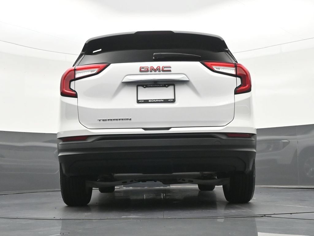 Used 2024 GMC Terrain SLE w/ Driver Convenience Package FWD image 28