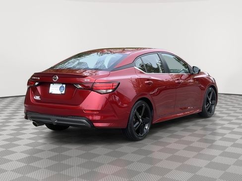 Used 2021 Nissan Sentra SR w/ SR Premium Package FWD image 5