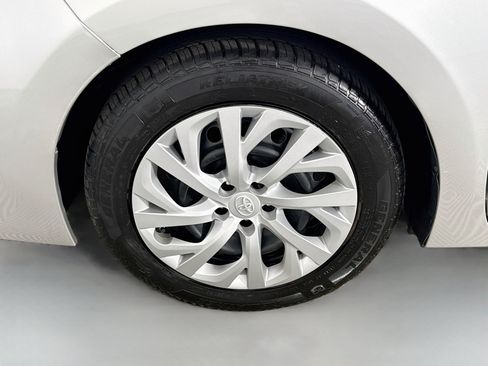 Used 2019 Toyota Corolla LE FWD image 37