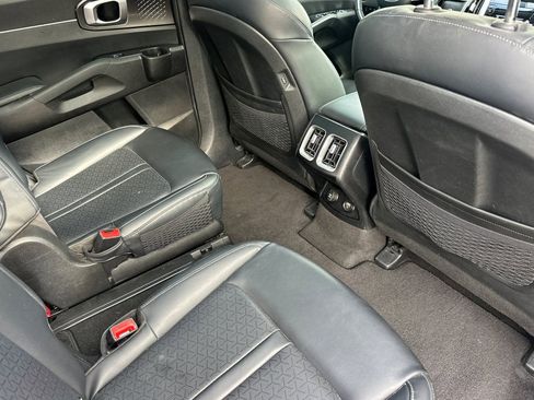 Used 2024 Kia Sorento EX w/ Panoramic Sunroof Package AWD/4WD image 19