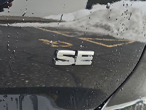 New 2026 Mitsubishi Outlander SE image 23