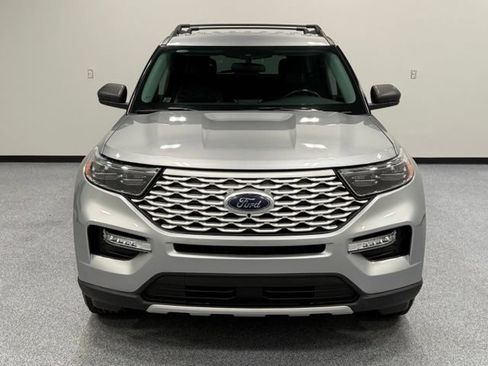 Used 2024 Ford Explorer XLT w/ Equipment Group 202A AWD/4WD image 3