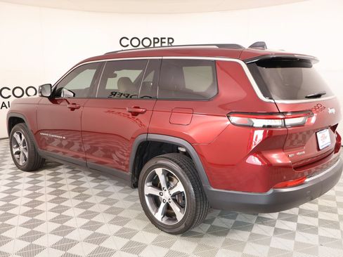 Used 2023 Jeep Grand Cherokee L Limited AWD/4WD image 24