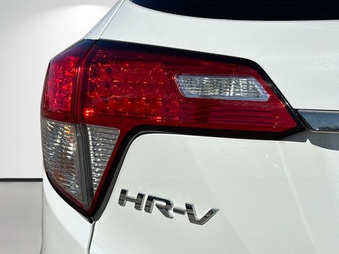 Used 2020 Honda HR-V EX image 11