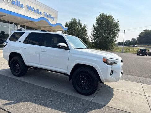 Used 2021 Toyota 4Runner SR5 Premium w/ Moonroof Package AWD/4WD image 2