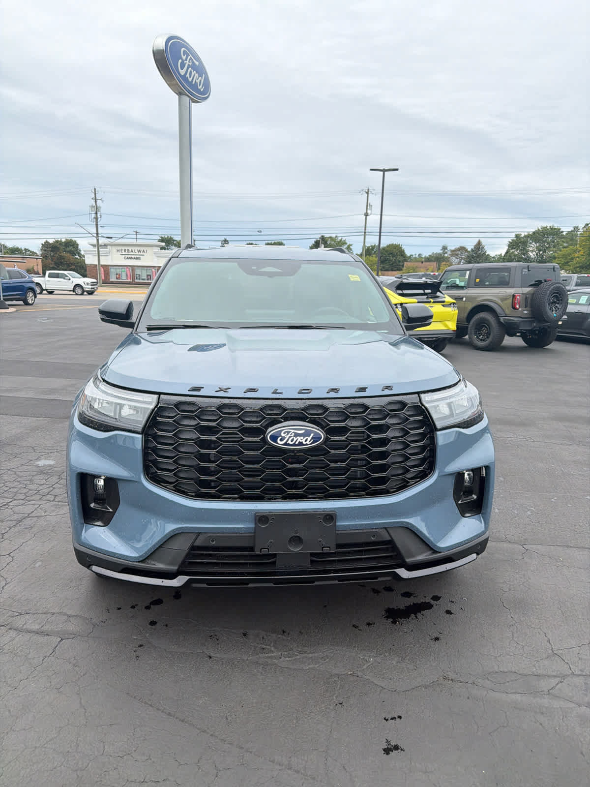 New 2027 Ford Explorer ST-Line AWD/4WD image 2