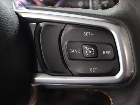Used 2023 Jeep Gladiator Overland AWD/4WD image 35