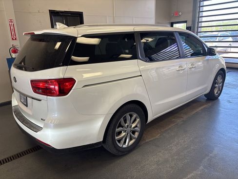 Used 2019 Kia Sedona EX FWD image 5
