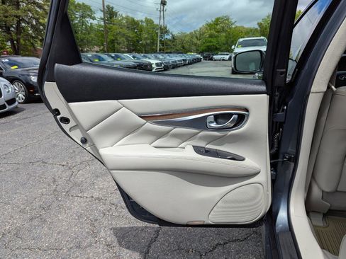Used 2011 INFINITI M37 x w/ Deluxe Touring Pkg AWD/4WD image 40
