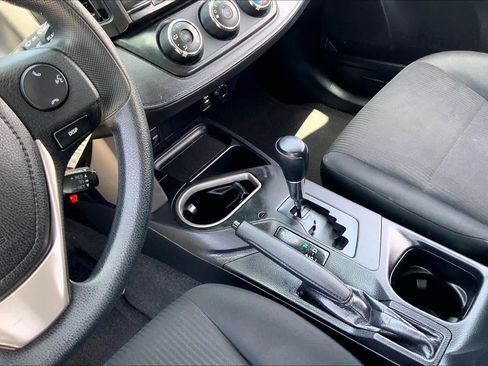 Used 2016 Toyota RAV4 LE FWD image 16