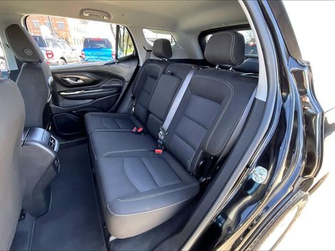 Used 2024 GMC Terrain SLE image 21