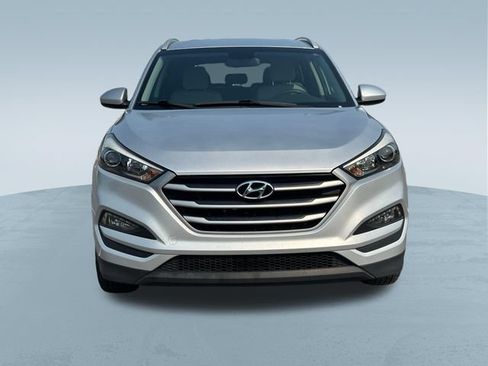 Used 2017 Hyundai Tucson SE w/ SE Popular Package 02 FWD image 2