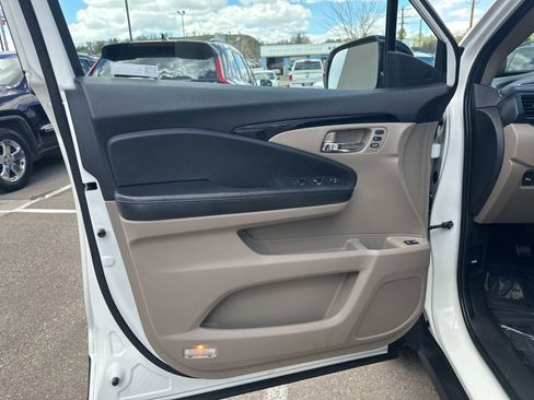 Used 2019 Honda Pilot Touring image 13