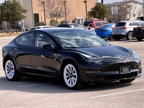 Used 2023 Tesla Model 3 Standard Range image 8