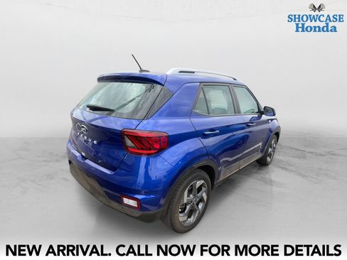Used 2024 Hyundai Venue SEL FWD image 5